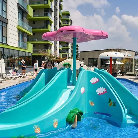 Willow Alessi Pool & Năvodari
