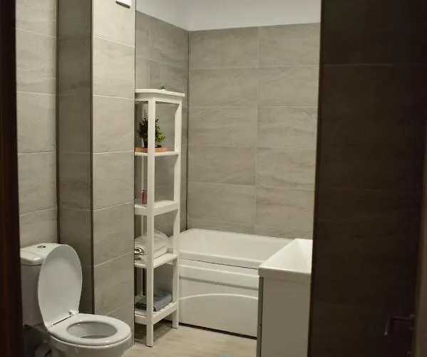 Willow By The Sea By Alz Năvodari