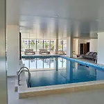 Willow Alessi Pool & Navodari