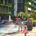 Willow Alessi Pool &