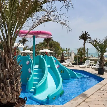 Willow Alessi Pool & Apart Otel 3*