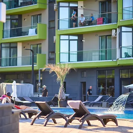 Willow Alessi Pool & Apart Otel